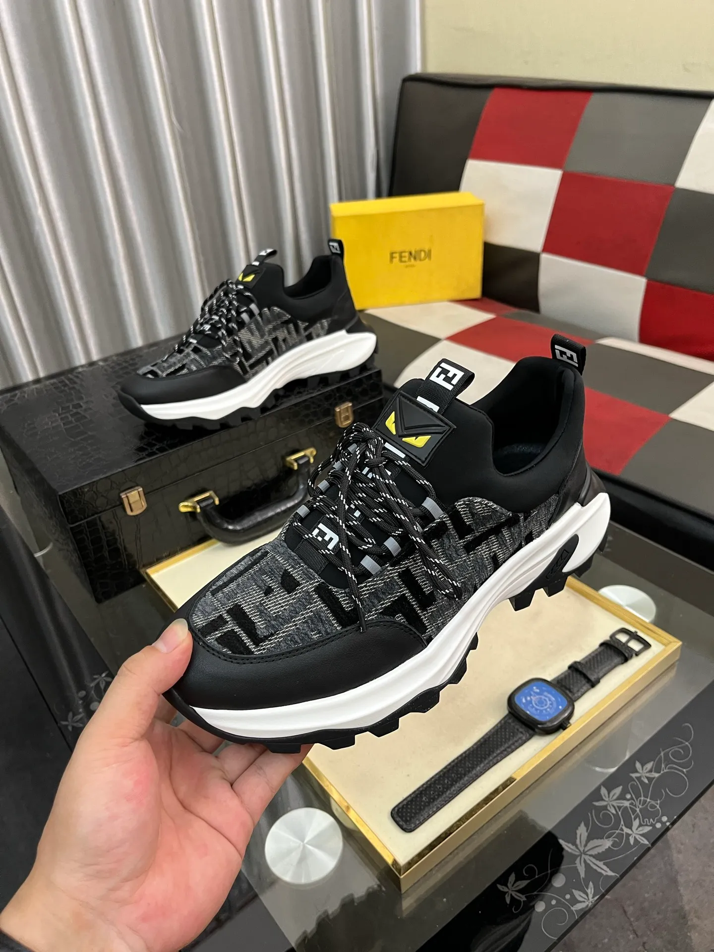 Men's Men's Shoes💰458⌚️⌚️[FENDI] Fendi's classic and comfortable men's, this complex sneaker is made of soft calfskin➕genuine leather lining➕original ultra-light rubber material with rough outsole. This unique light style is suitable for the casual and refined sensibility of this season. It is comfortable and natural on the feet. It is an everyday style for casual travel in autumn and winter! 38−443️⃣colors available